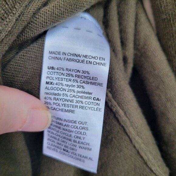 Chico's Women's Cashmere Blend Turtleneck Asymmetrical Green Sweater Size M (1) - Picture 7 of 12